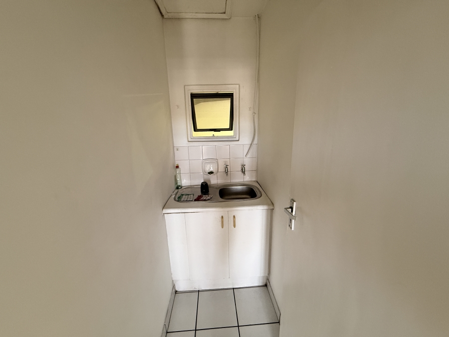 To Let Commercial Property for Rent in Beaconvale Western Cape